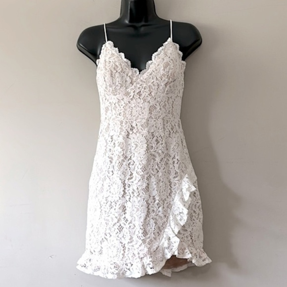 HELLO MOLLY SUN RISING DRESS WHITE size small or 4